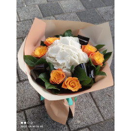 Buchet Trandafiri Portocalii si Hydrangea BHR74
