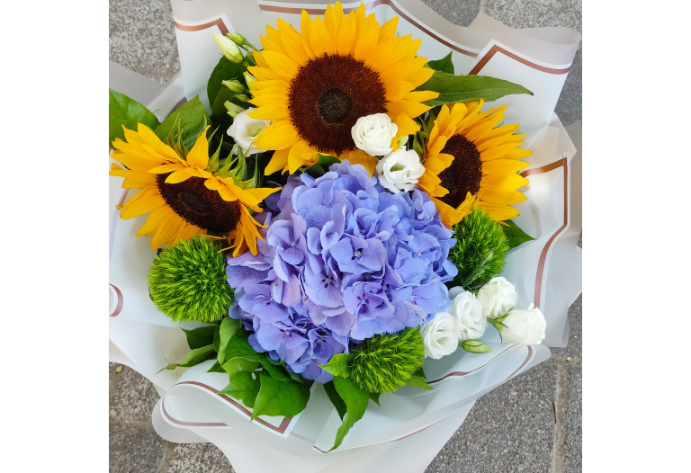 Buchet Flori Hortensia si Floarea Soarelui BHS2